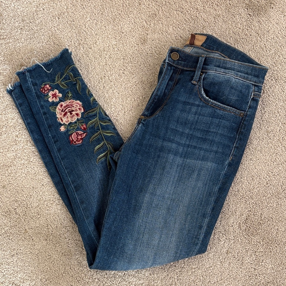 DRIFTWOOD Blue Jeans with Floral Embroidery